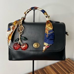 Vintage 1990 Coach Vintage Court Bag Black Leather Hand
Shoulder Crossbody